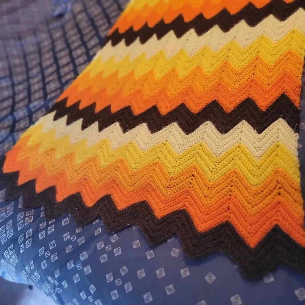 Vintage 70s Afghan Crochet Handmade Orange & Brown Chevron Knit Blanket Throw - Picture 15 of 15